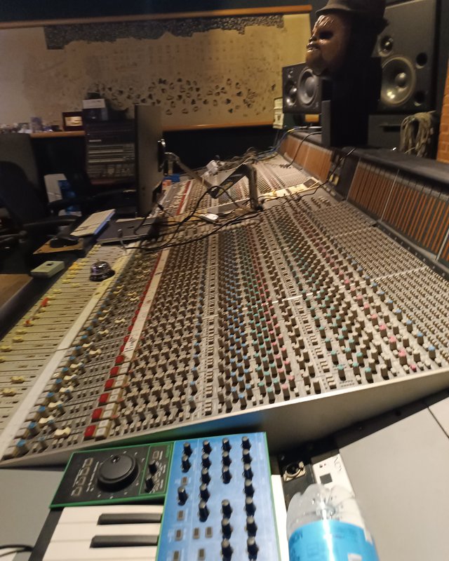 Outboard analogico compressori equalizzatori valvolari per la voce